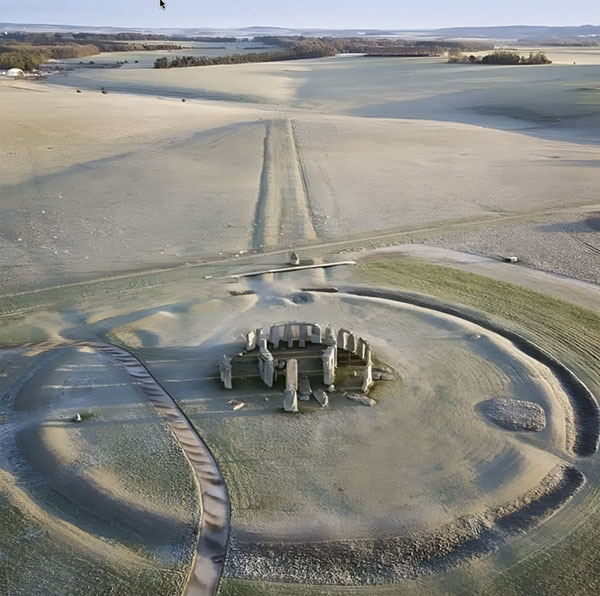 Stonehenge-with-Avenue-Darren-Tennant-cc--License Written on the Landscape: Mysteries Beyond Chaco Canyon